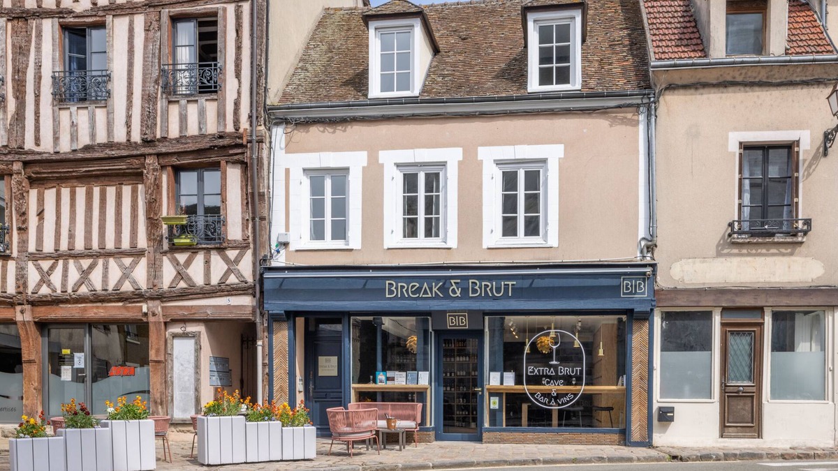 Nogent-le-Roi Apartment | Break & Brut