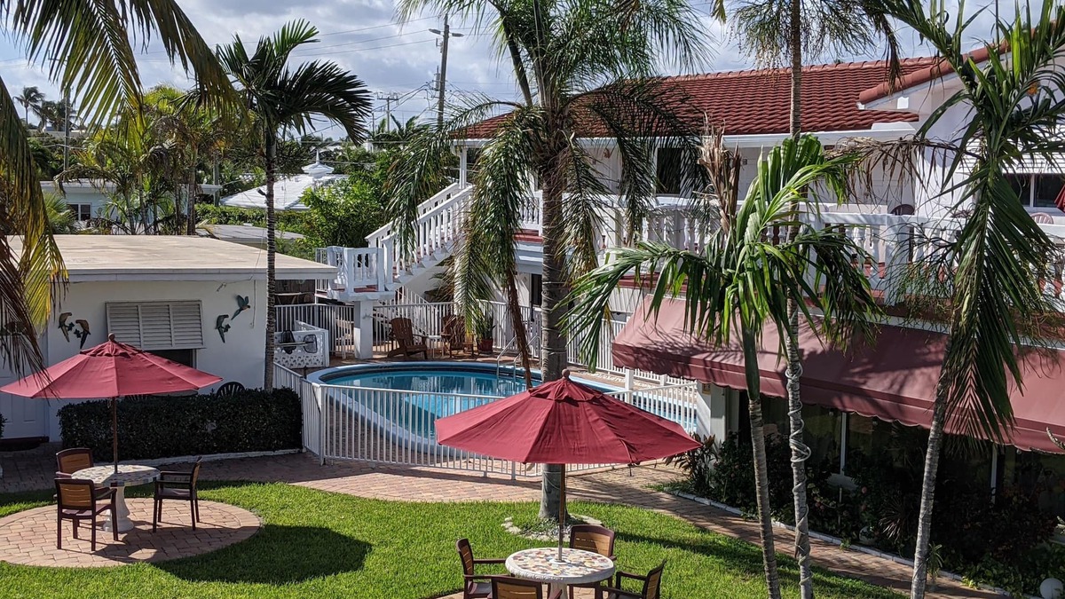 Lauderdale-by-the-Sea Apartment | Breakaway Inn