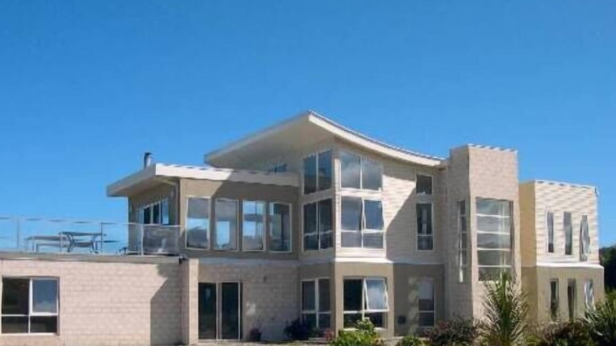 Marengo Apartment | Breakers Apollo Bay- The Studio