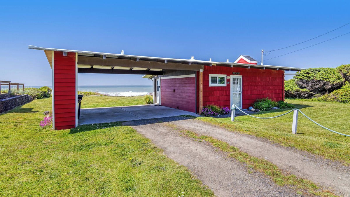 Yachats House | Breakers - Ocean Front in downtown Yachats