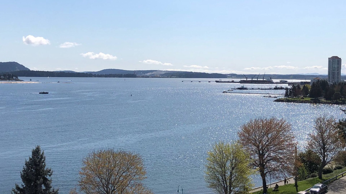 Regional District of Nanaimo House | Breath Taking Views of Nanaimo's Harbour Front! From Sea Planes to BC Ferries.