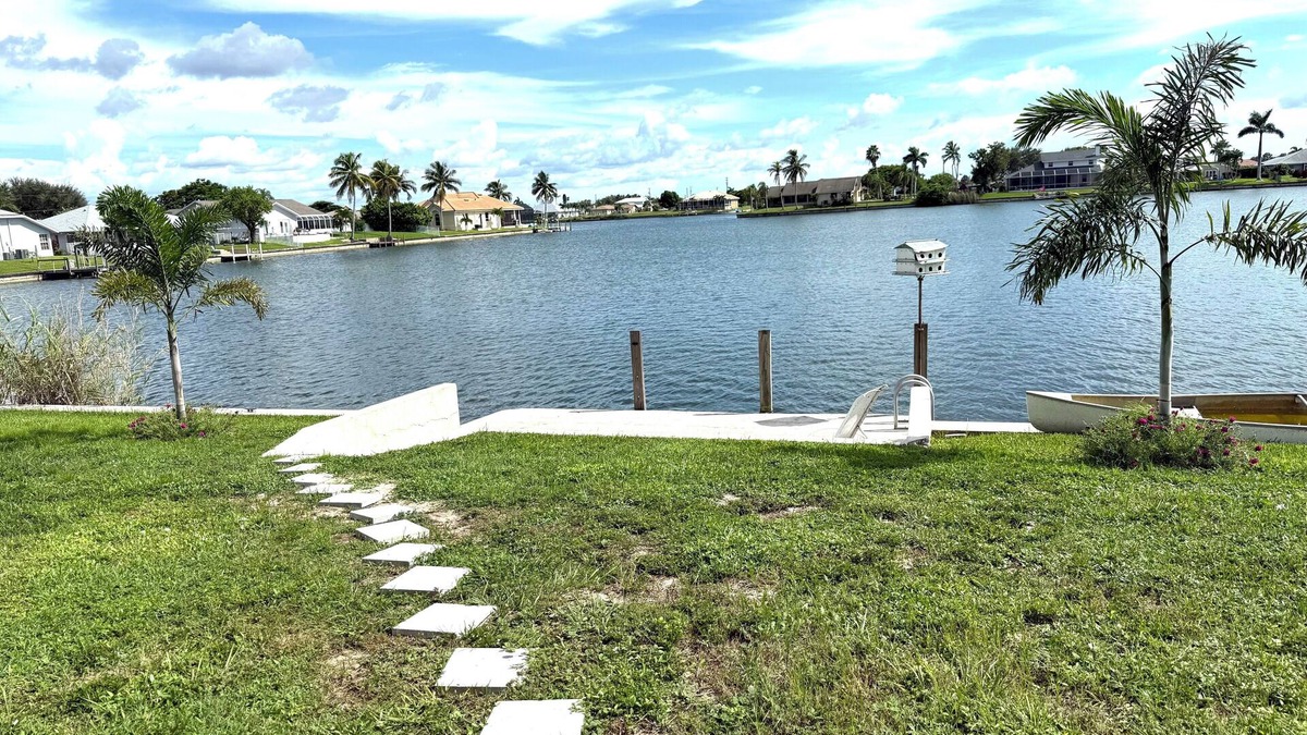 Fort Myers House | Breath taking waterfront 2,175sf 3-bedroom, 2-bath Home in Cape Coral