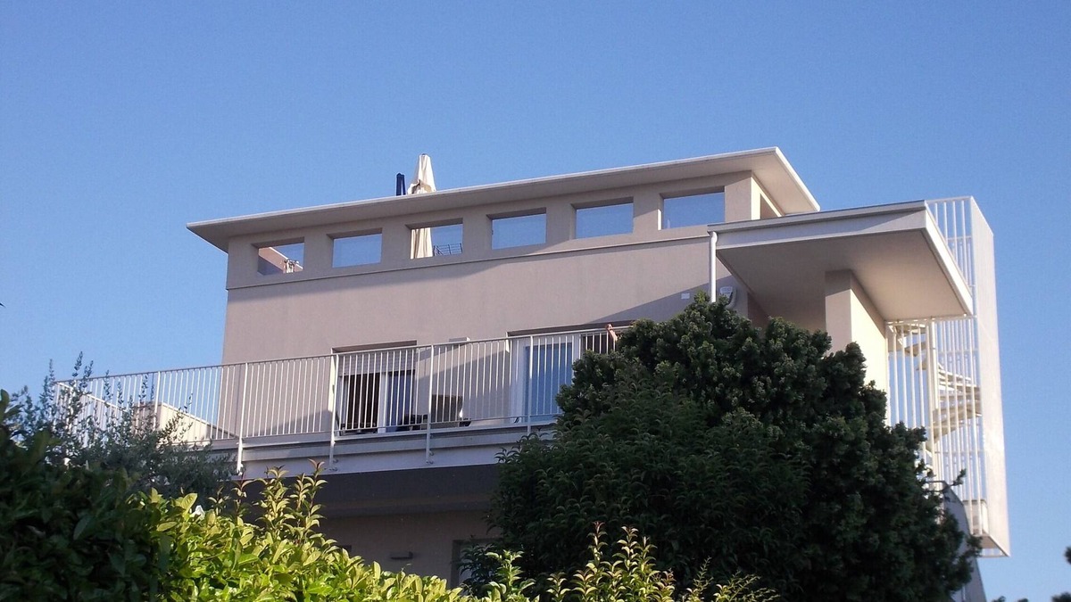 San Benedetto di Lugana Apartment | BREATHTAKING PANORAMA FROM THE SOLARIUM ON THE ROOF Free Wi-Fi, 2 BATHS