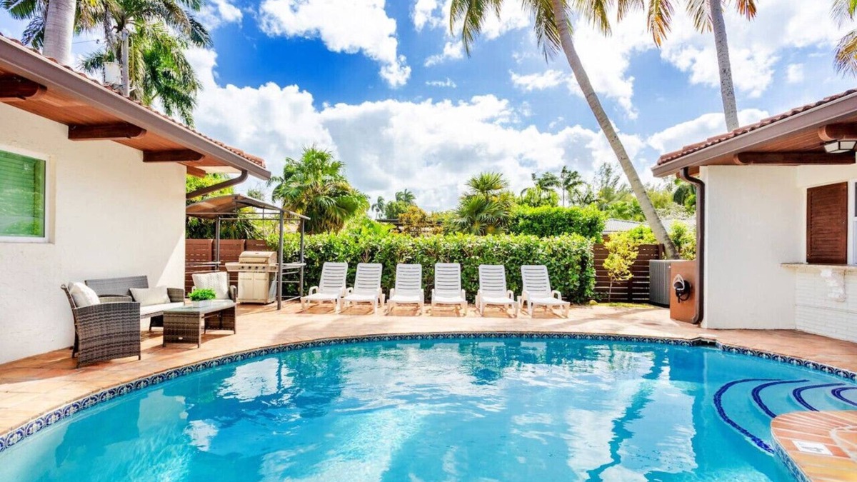 Hollywood Lakes Villa | Breathtaking 5BR/3BA Villa near Hollywood Beach