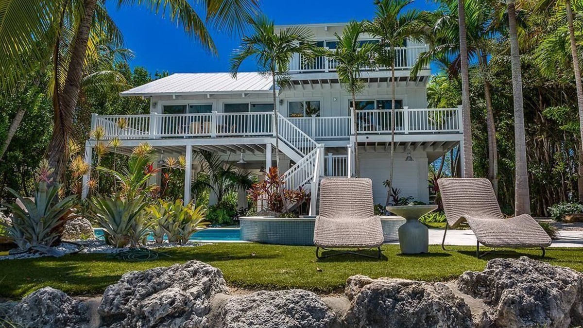Venetian Shores House | Breathtaking Bayfront Retreat in Venetian Shores