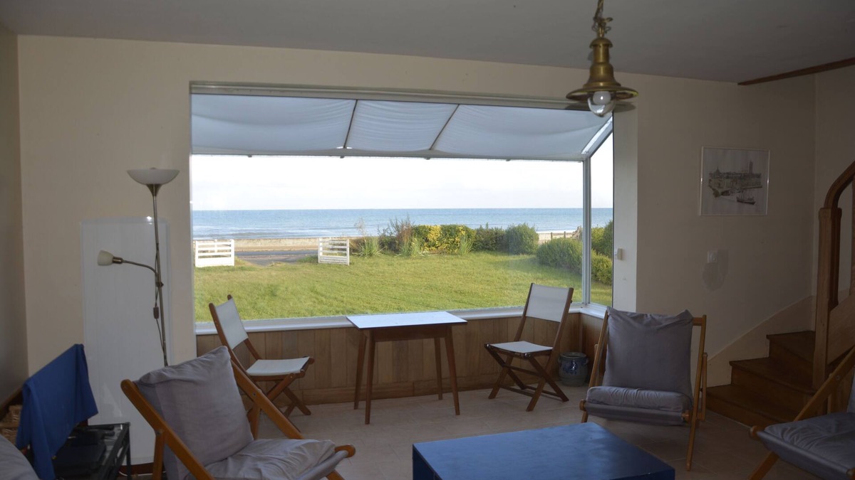 Vierville-sur-Mer Villa | Breathtaking view of Omaha Beach. For vacations with family and friends!