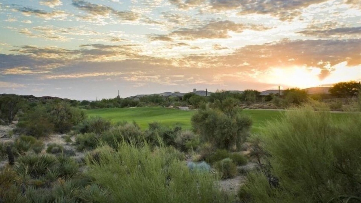Pinnacle Peak House | Breathtaking Golf, Mountain and City Light Views