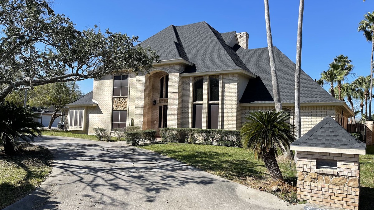 Harlingen House | Breathtaking, Lakefront, Pool, Private, big group, birds viewing