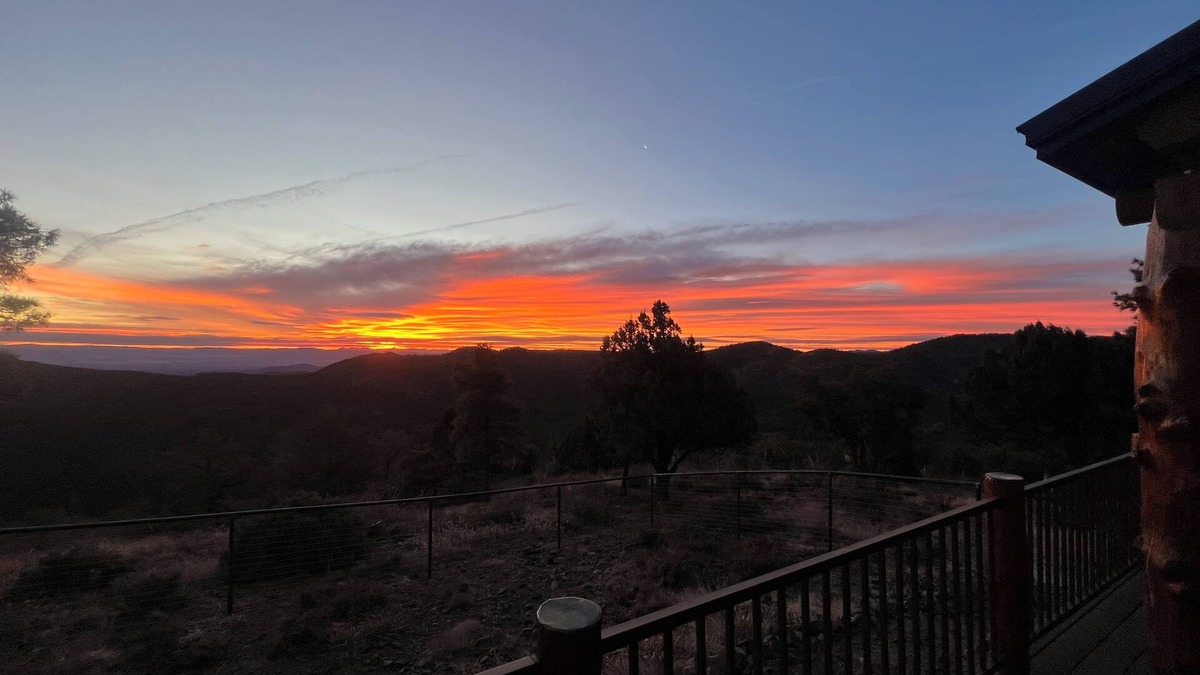 Prescott Cabin | Breathtaking Log Home on Your Own Mountaintop with stunning, panoramic views!
