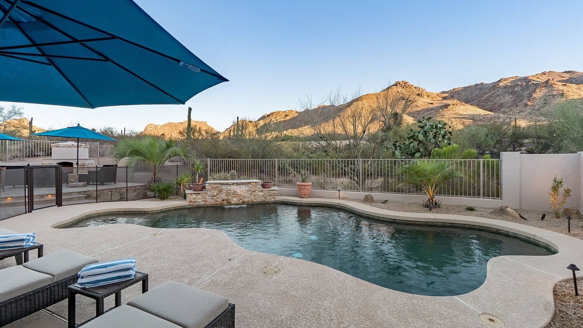 North Scottsdale House | Breathtaking Mountain Views from Sophisticated Desert Contemporary Home