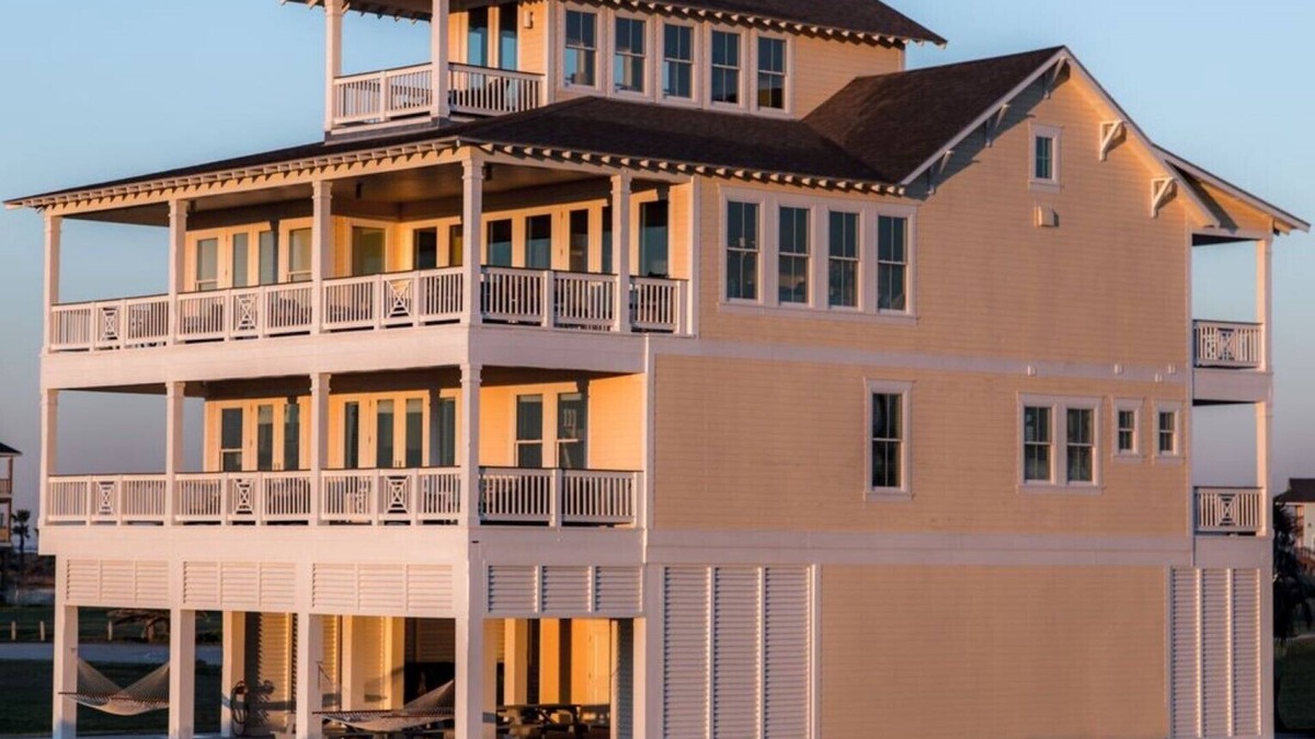 Red Fish Cove House | Breathtaking Pointe West Beachfront Luxurious Home