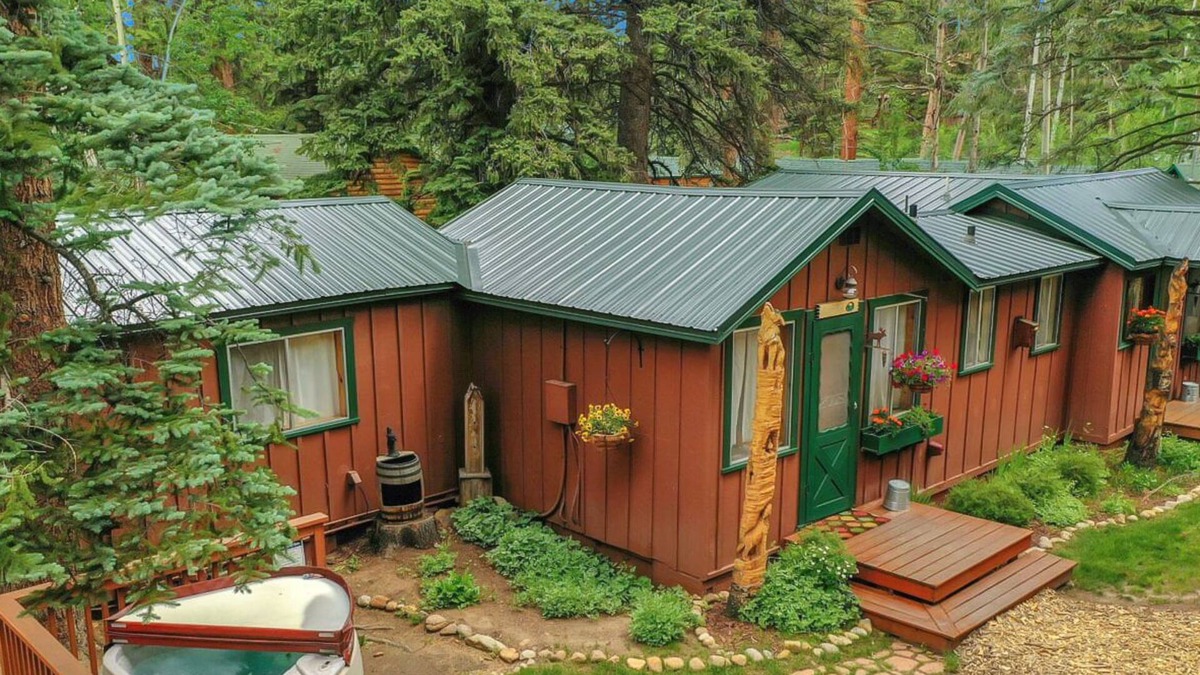Estes Park House | Breathtaking River Front Cabin at RMNP w/Hot Tub
