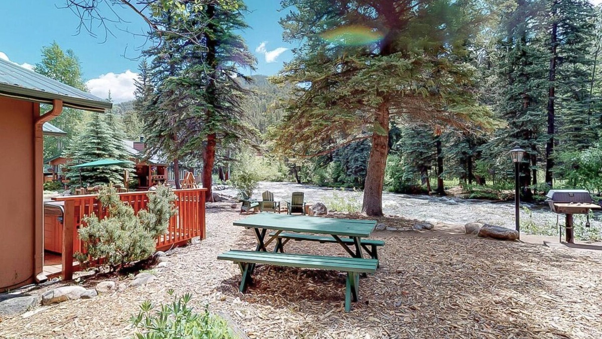 Estes Park Cabin | Breathtaking River Front Cabin at RMNP w/Hot Tub