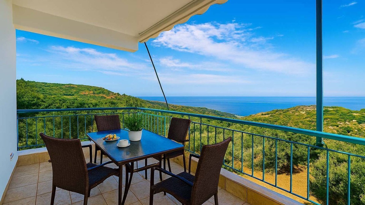Megali Mantineia Apartment | Breathtaking sea view, close to the beach.