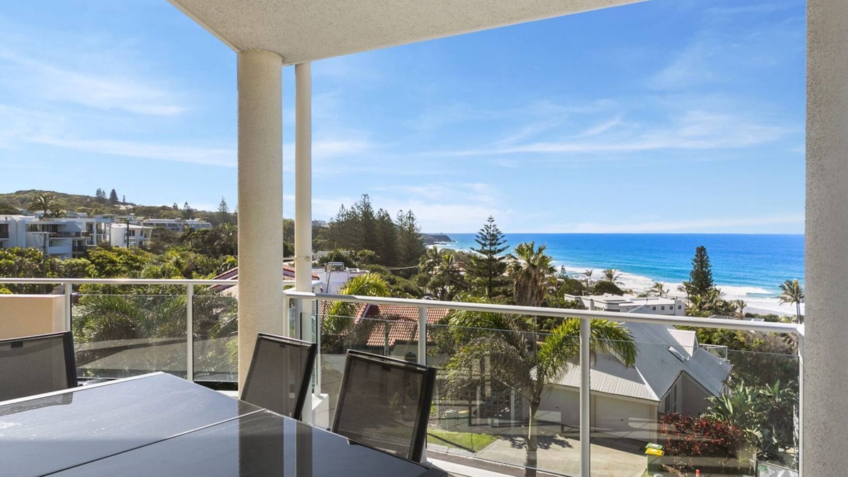 Sunshine Beach Apartment | Breathtaking views of Sunshine Beach - Unit 7/21 Park Crescent