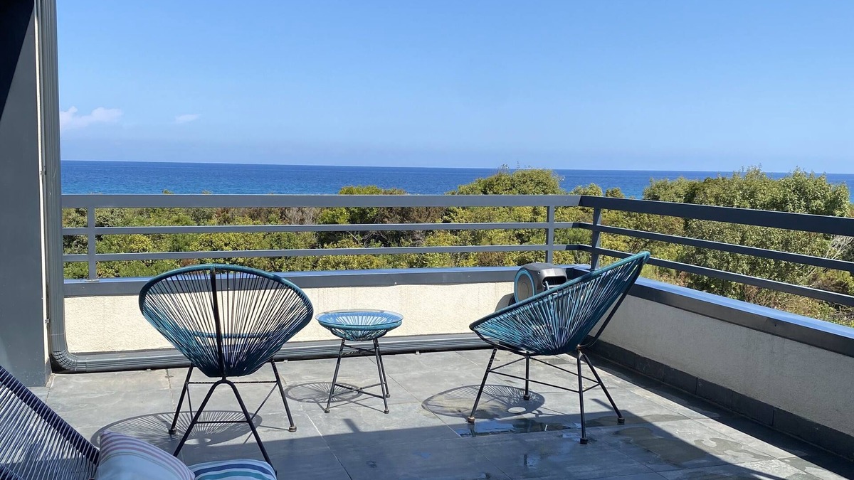 Prunete Apartment | BREATHTAKING VIEW HEATED POOL, FEET IN THE WATER