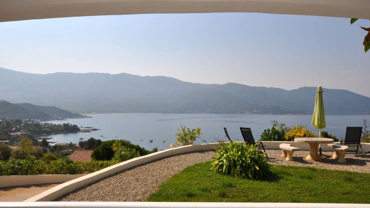 Tiuccia Apartment | BREATHTAKING VIEW. Splendid and large T2 ground floor lots of charm and calm