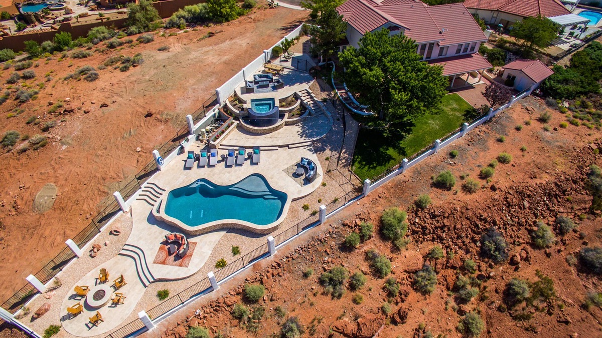 Page House | Breathtaking Views, Resort Style Backyard! 7 Bed,4 Bath 4300 sqft Private Home