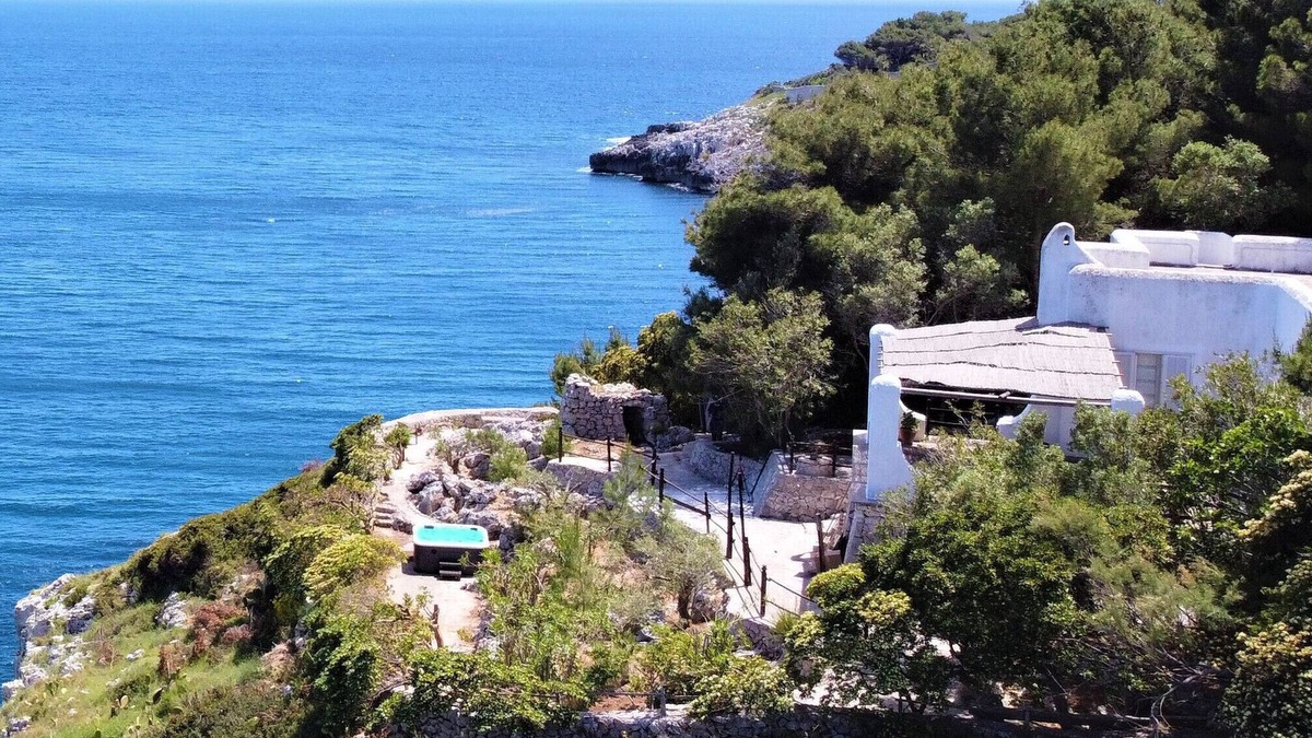 Castro Marina Villa | Breathtaking whirlpool villa&office w/sea access