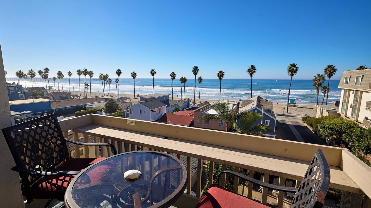 Oceanside Condo | Breathtaking Whitewater Ocean Views with Pier View!