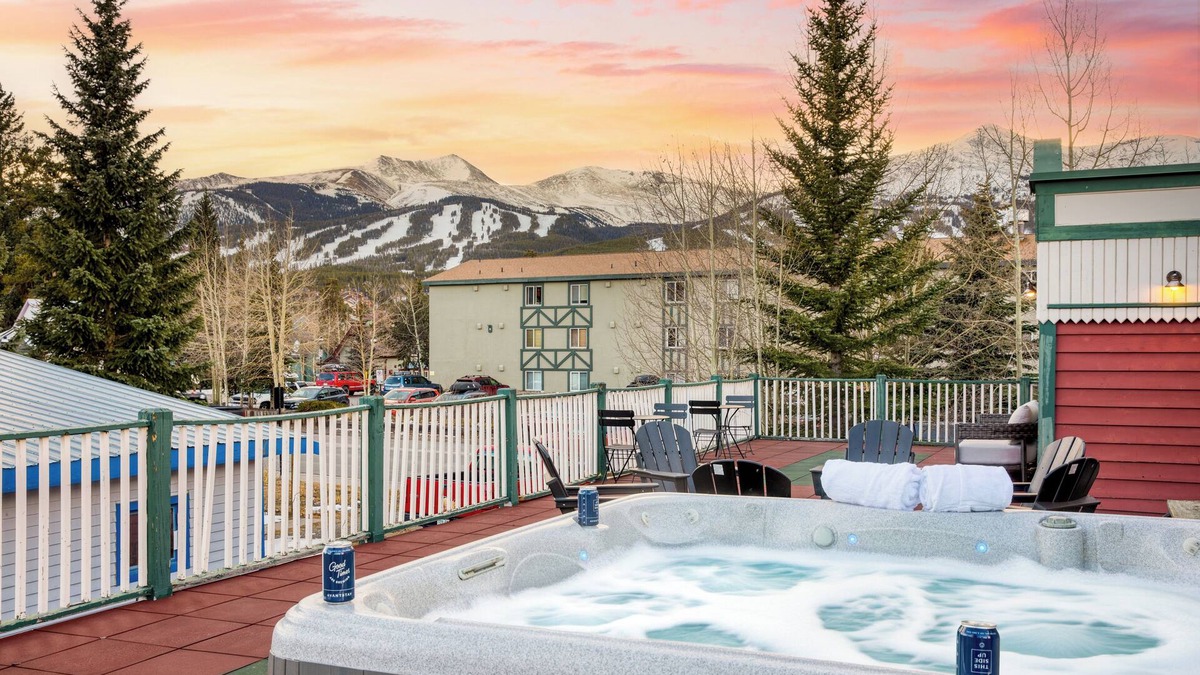 Historic District House | Breckenridge Retreat for 24 | Hot Tub, Firepit, & Scenic Rooftop Patio Views