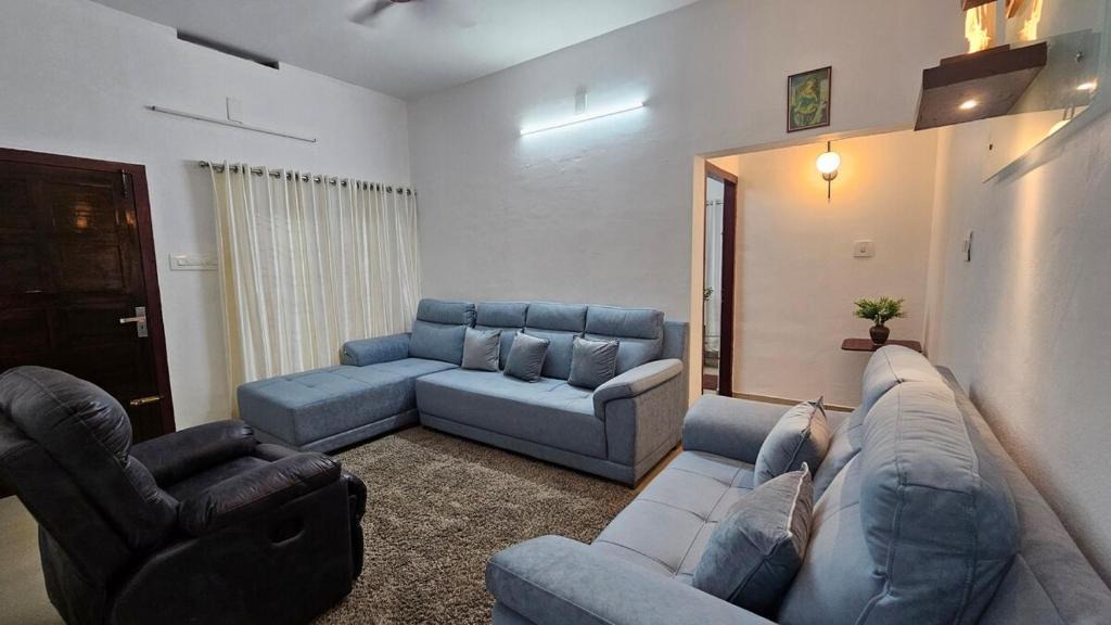 Kadavanthra Apartment | Breeze and Bliss