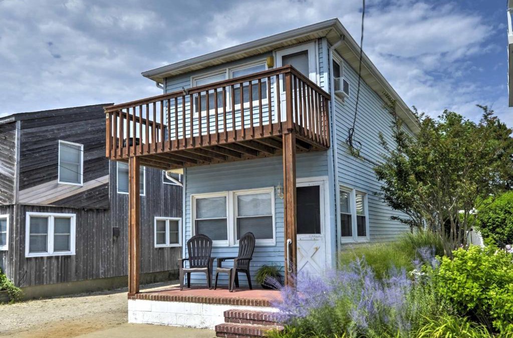 Ship Bottom House | Breezy Ship Bottom House with Yard and Beach Access!