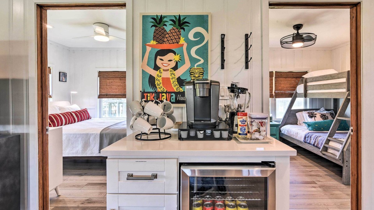 Surfside Beach Cottage | Breezy Surfside Beach Home w/Deck: Walk to Beach