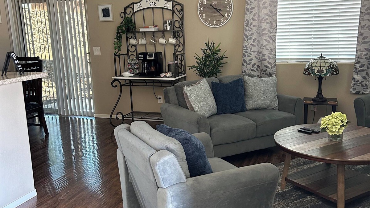 Prescott Valley Units House | Breezy Viewpoint Unit 2 is a charming duplex unit near much in Prescott Valley!