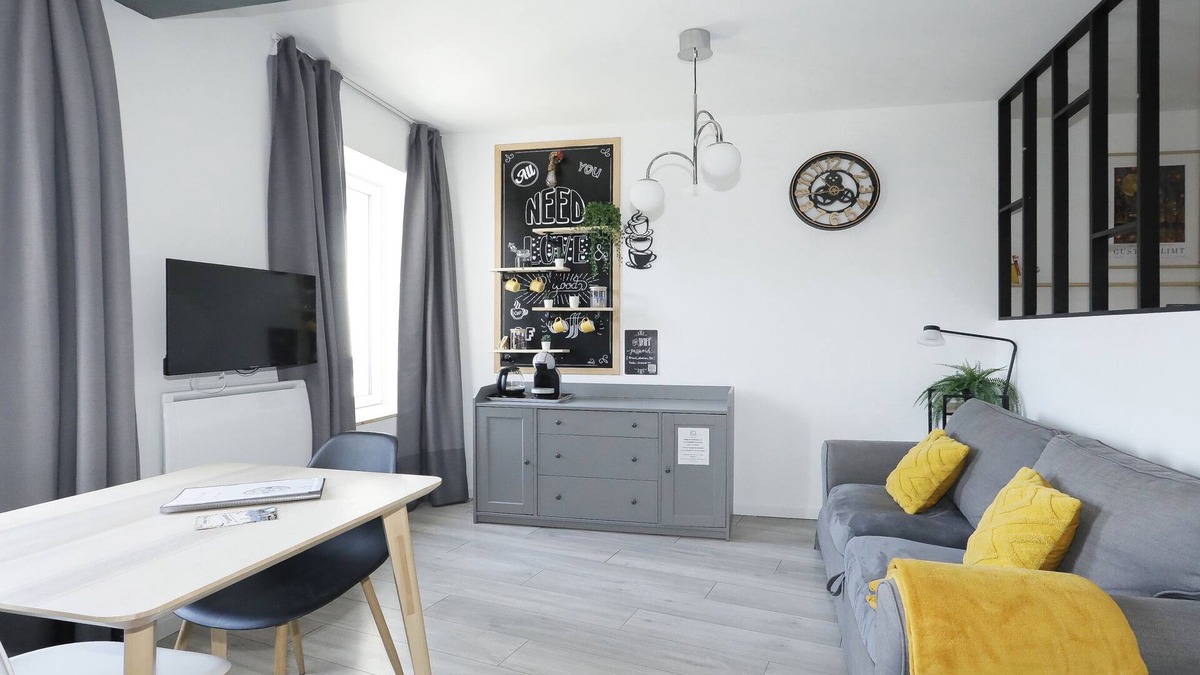 La Mure Apartment | Breuil Station, platform 2. Fully-equipped studio