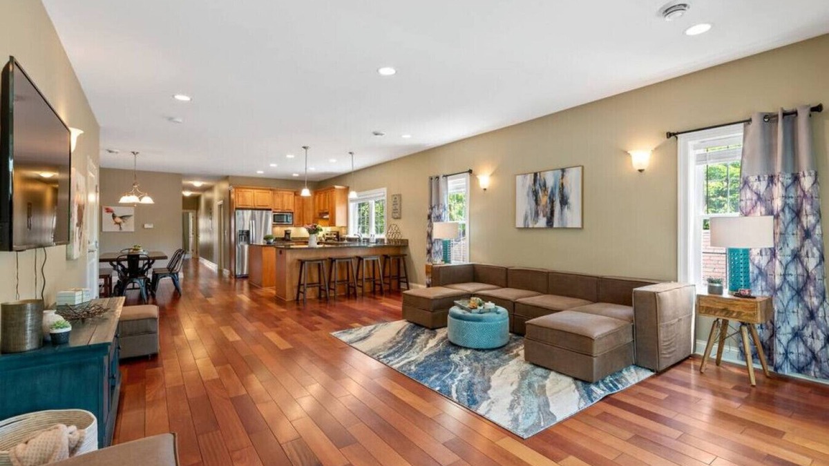 Brewers Hill Condo | Brewers Hill Belle 2 bed, 2 bath, & balcony