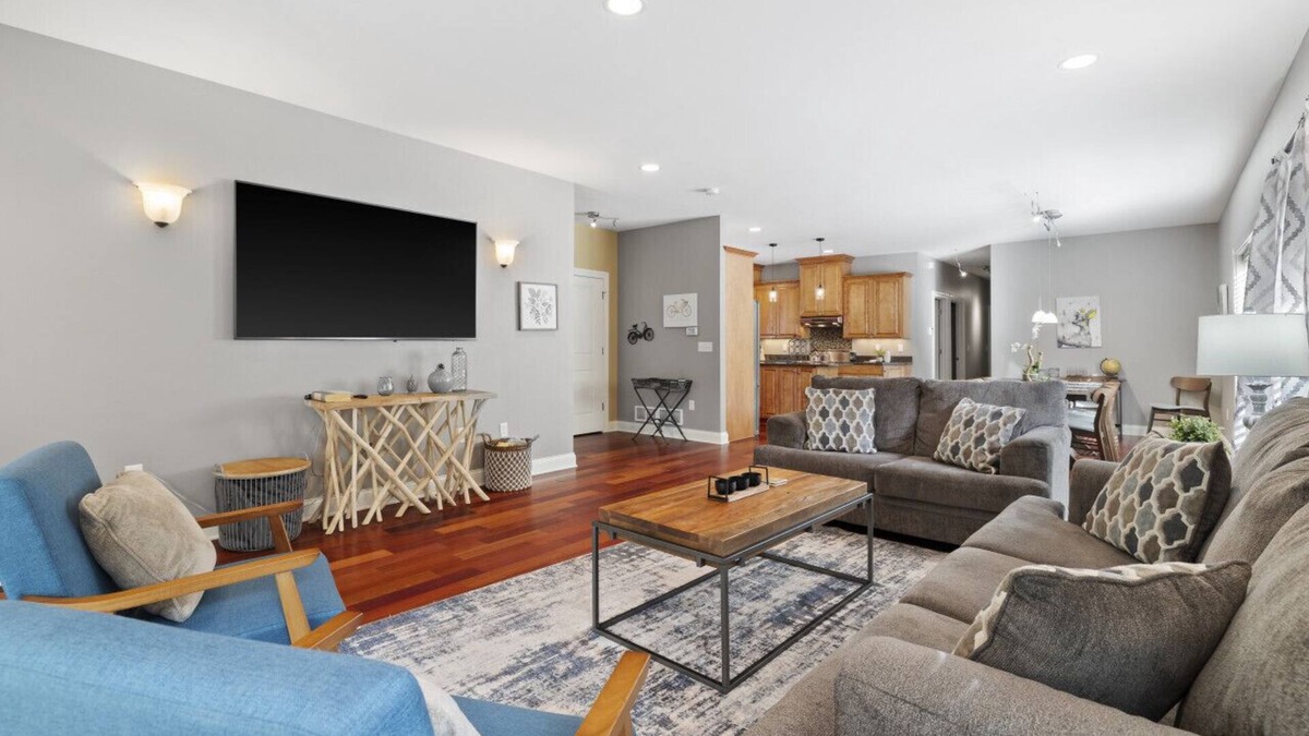 Brewers Hill Condo | Brewers Hill Belle 3 bed, 3 bath, & balcony