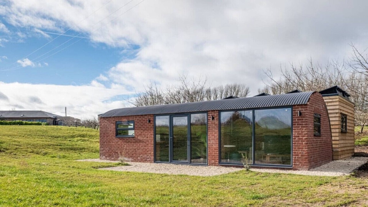 Cropthorne House | Brick Barn - Luxury Barn Conversion by River Avon