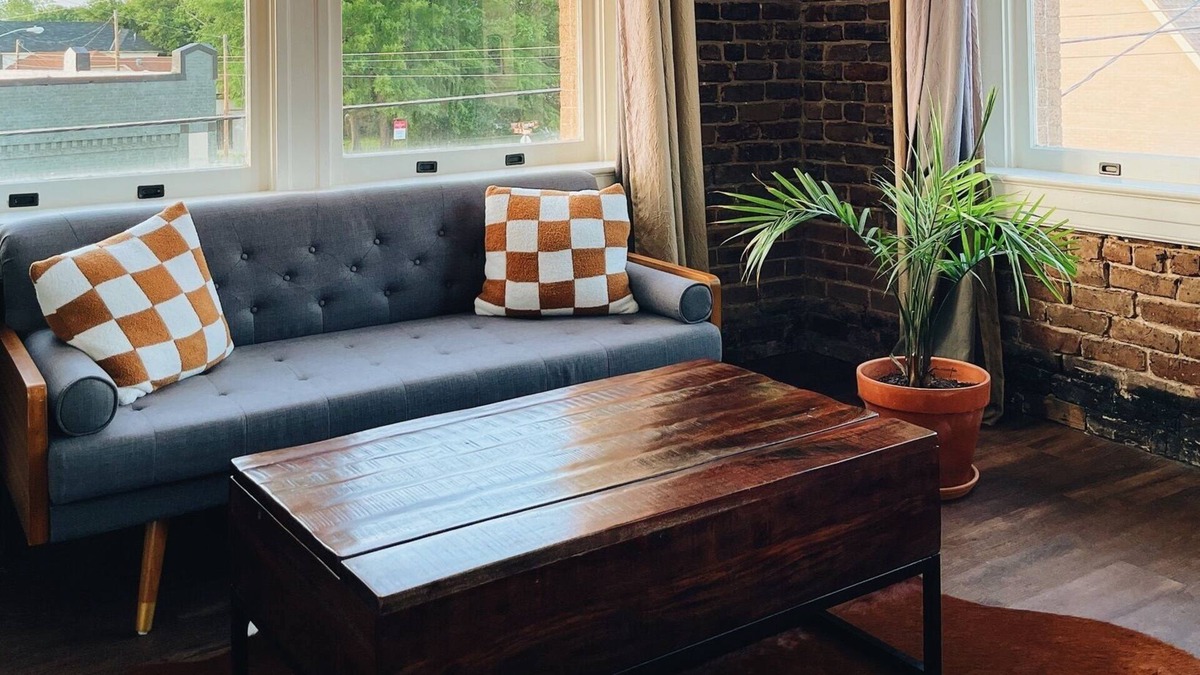 Palestine Apartment | Brick & Leather a The Lofts