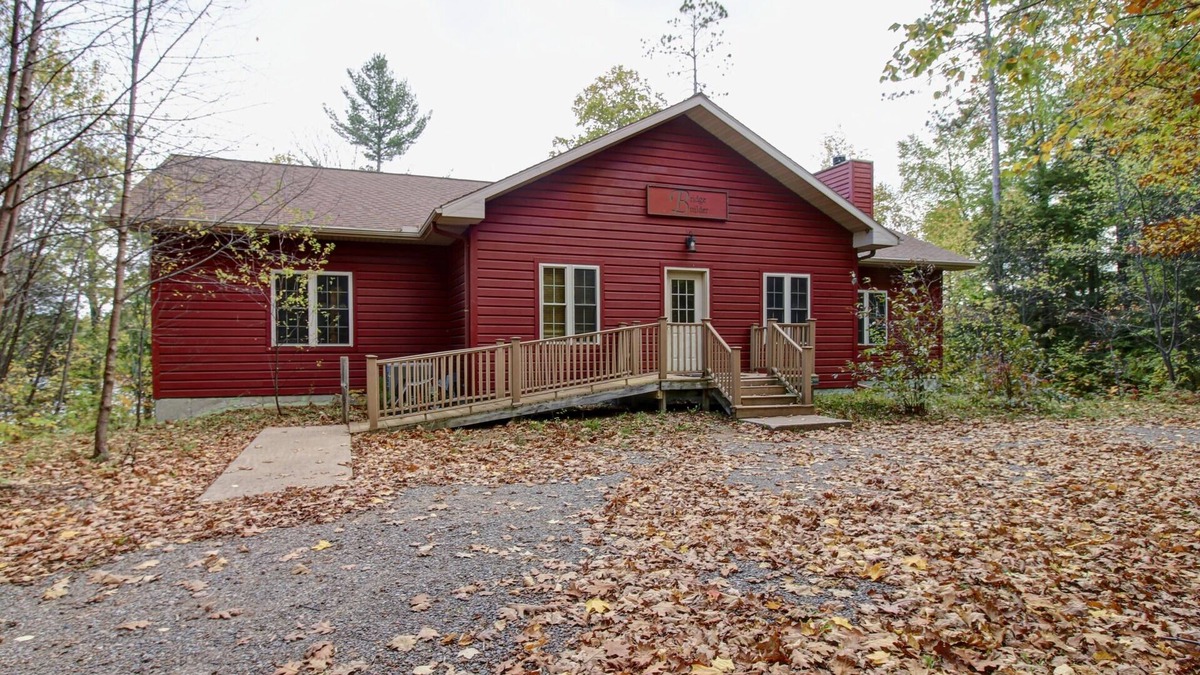 Lac du Flambeau Cabin | Bridge Builder Cabin with private dock on 294 acre Big Crooked Lake