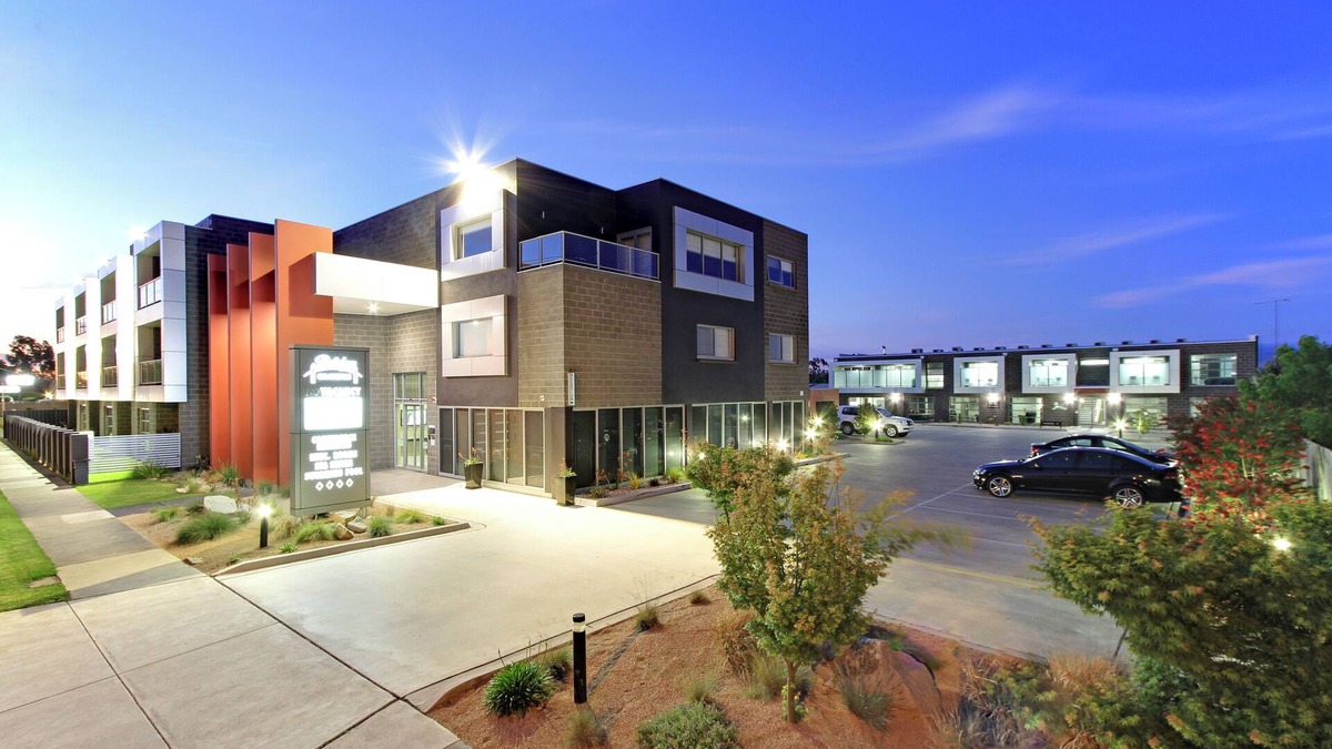 Traralgon Hotel | Bridges on Argyle Motel & Apartments