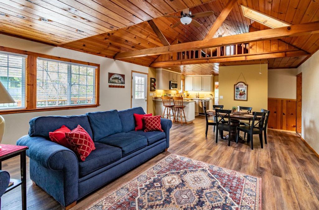Bass Lake House | Brier Escape