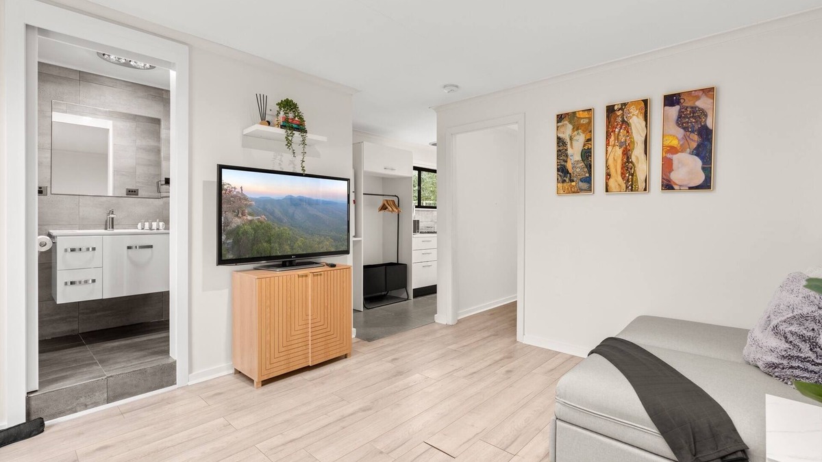 Bomaderry Apartment | Bright 1-Bed Apartment with Garden Views