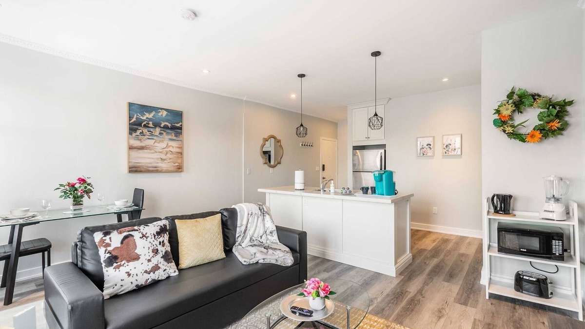 Central Hamilton Apartment | Bright 1 Bedroom Condo Heart of James Street North