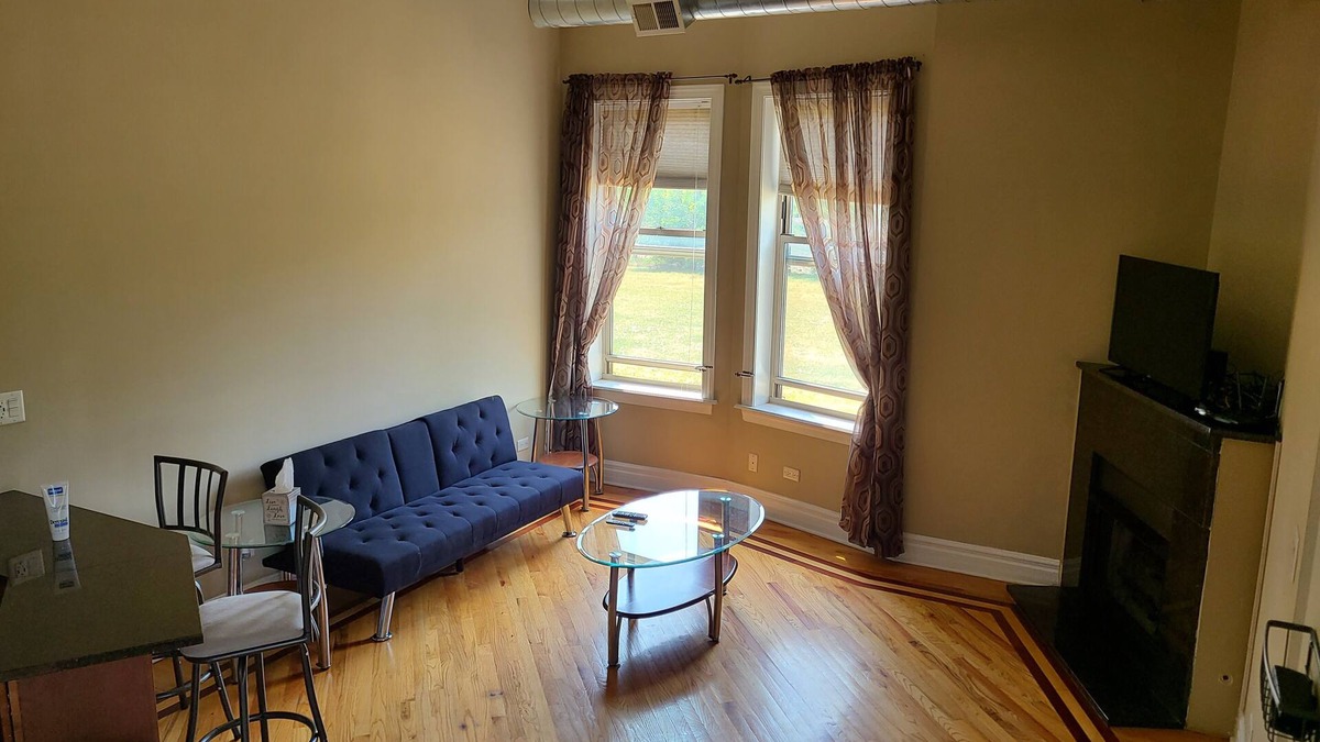 Grand Boulevard Condo | Bright 2 Bed/2 Bath Condo With Patio Less Than 10 Mins From Major Attractions