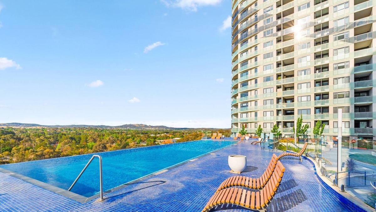 Ngunnawal Apartment | Bright 2-Bed Apartment with Scenic Balcony