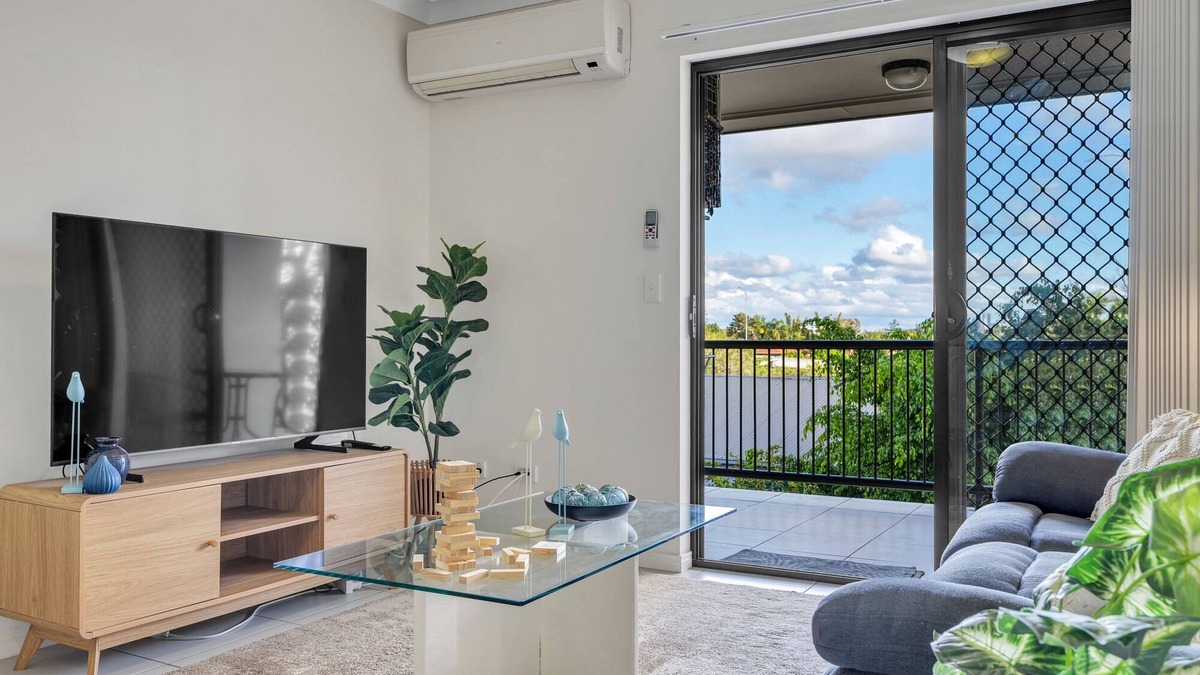 Kedron Apartment | Bright 2-Bed with Private Balcony & Serene View
