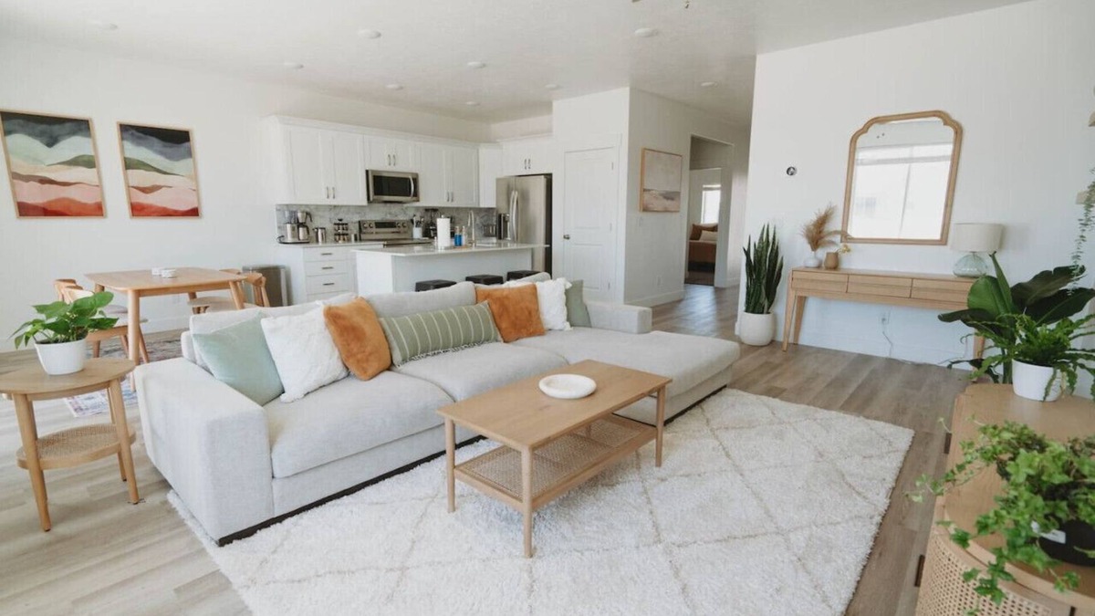Hyrum House | Bright 2-Bedroom Home with Mountain Views