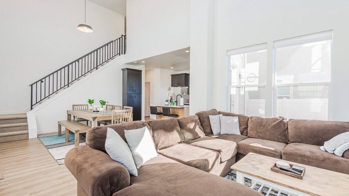 West Jordan House | Bright 3BR Home: Fenced Yard, New Build, Sleeps 7!