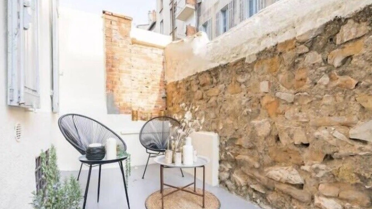 Saint-Charles Apartment | Bright 47 M2 With Nice Terrace, Hypercenter