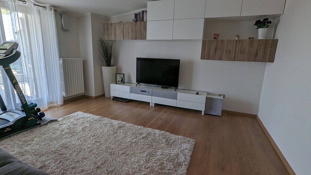 Pescara Apartment | Bright 8th-floor penthouse with sea view 7 minutes' walk from the beach.