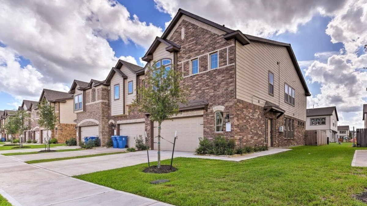 Rosenberg House | Bright & Airy 3BR Home Near OakBend Med Center - Perfect for Families & Nurses