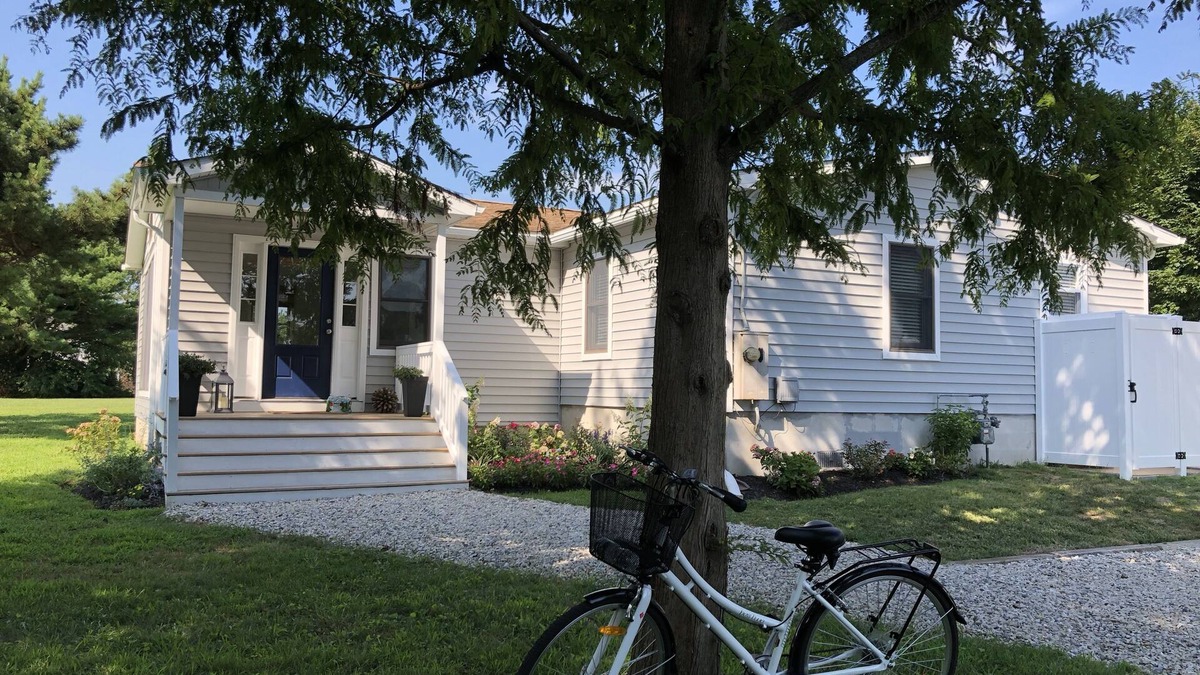 Cape May House | Bright, Airy 3BR on 2 acres w/POOL-West Cape May