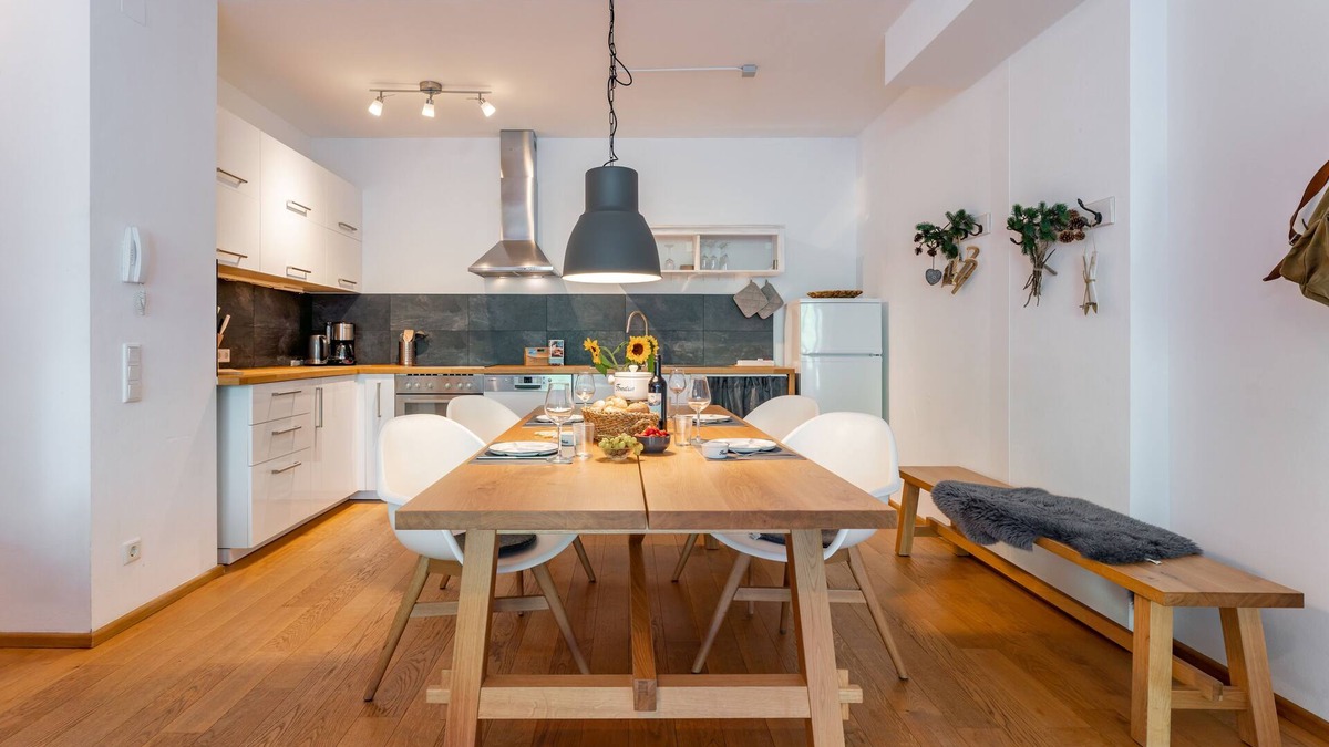 Hinterthal Apartment | Bright and spacious home with in-house sauna
