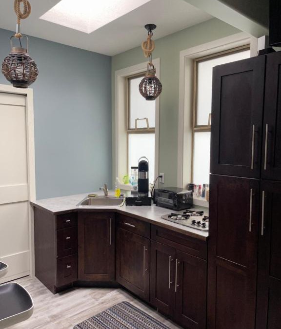 Gold River House | Bright and Cozy 1 Bedroom Suite